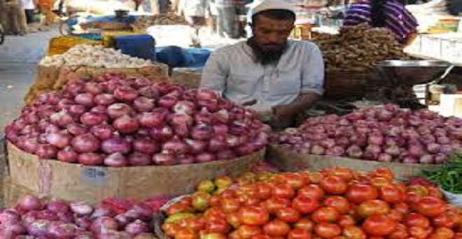 प्याज और टमाटर किसानों की मुश्किलें बढ़ी, आजादपुर मंडी में टमाटर 75 पैसे प्रति किलो