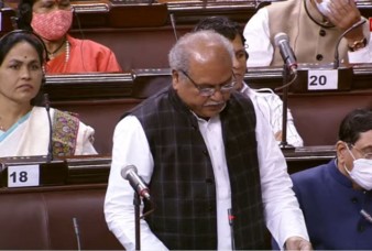 कृषि कानूनों की वापसी पर संसद की मुहर, बिना चर्चा के बिल पारित, राहुल बोले- बहस से डरती है सरकार