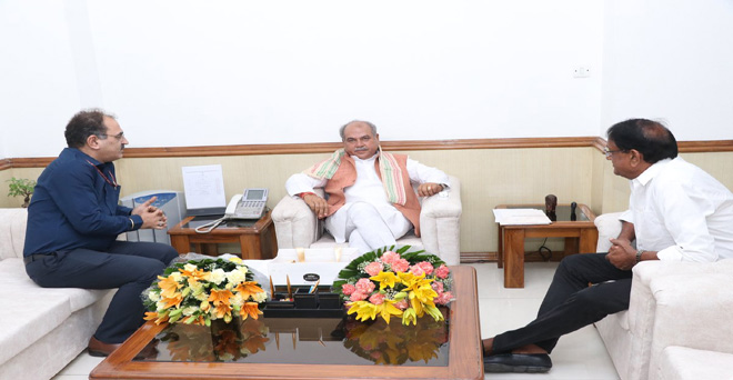 नेफेड के अध्यक्ष डॉ. बिजेंद्र सिंह और प्रबंध निदेशक संजीव चड्ढा ने केंद्रीय कृषि और किसान कल्याण मंत्री श्री नरेन्द्र सिंह तोमर से मुलाकात की 