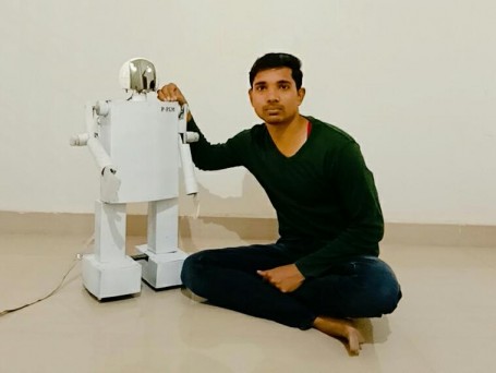 छत्तीसगढ़ के युवा इंजीनियरों ने बनाया डाक्टर के काम आने वाला रोबोट