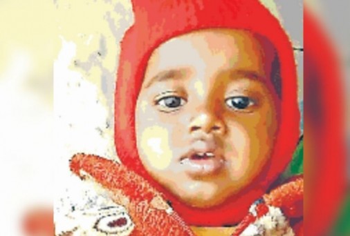 दिल के टुकड़े को खाना खिलाने के लिए मां ढूंढती रही चम्मच, घर से आधा किलोमीटर दूर नाले में मिली लाश