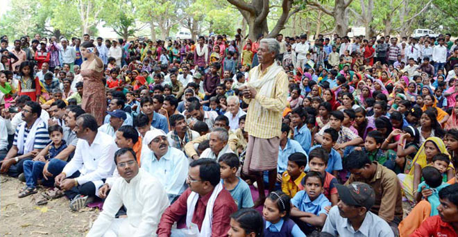 रमन सिंह की चौपाल में जुटी भीड़