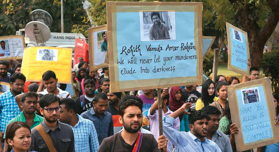 दलित होने का एहसासः आजादी के 70 साल बाद रोहित वेमुला की खुदकुशी आखिर क्या बताती है