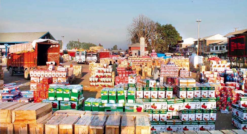 व्यापार पर असरः पांच अगस्त से पहले कुछ इस तरह गुलजार रहती थी सोपोर की मंडी