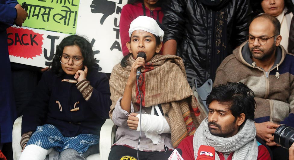 डर का सायाः जेएनयूएसयू अध्यक्ष ओइशी घोष प्रेस से मुखातिब