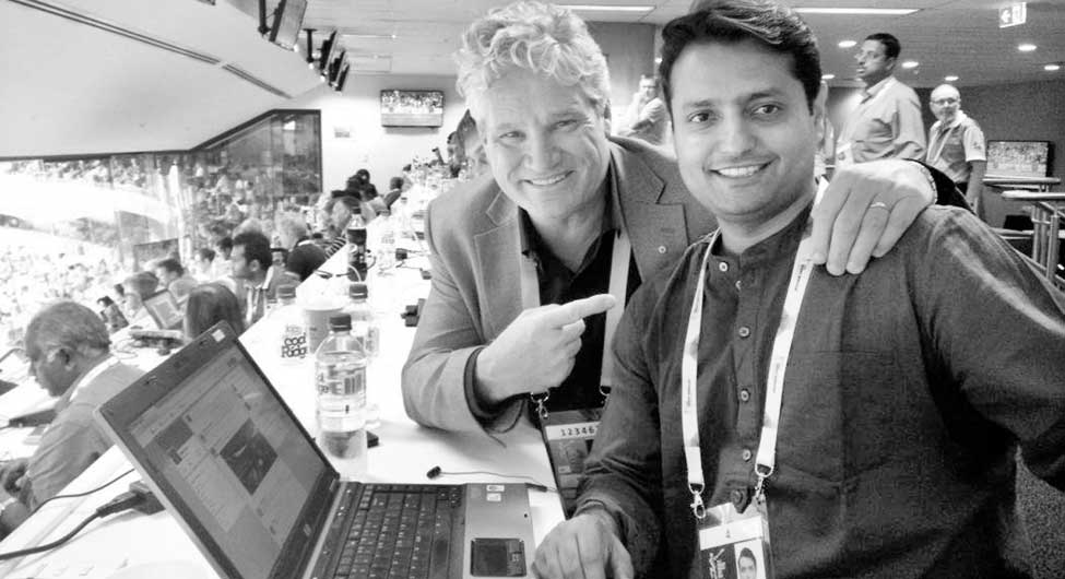 ऑस्ट्रेलियाई खिलाड़ी और प्रसिद्ध कमेंटेटर डीन जोंस के साथ निखिल ऑस्ट्रेलियाई खिलाड़ी और प्रसिद्ध कमेंटेटर डीन जोंस के साथ निखिल