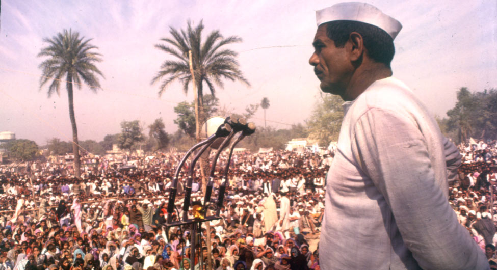 1988 की यादः बोट क्लब पर महेंद्र सिंह टिकैत 1988 की यादः बोट क्लब पर महेंद्र सिंह टिकैत