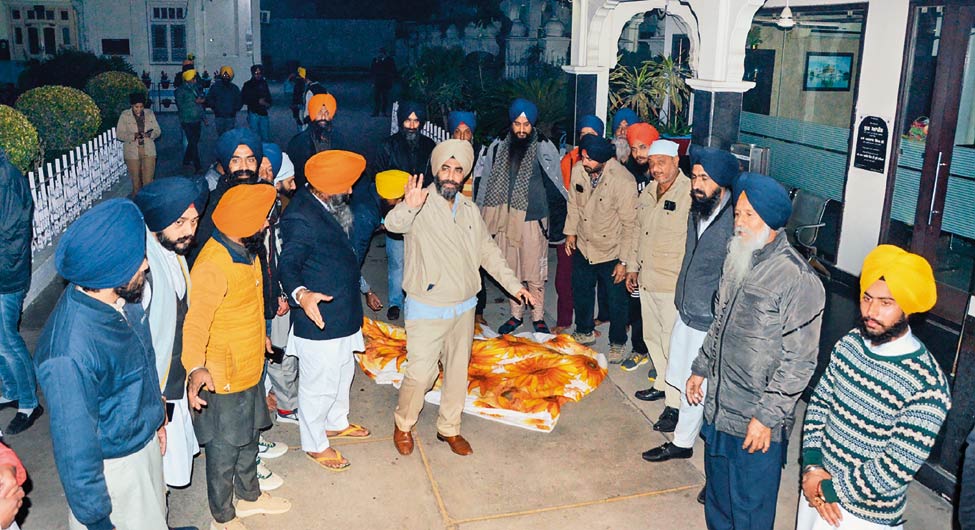 गुरु ग्रंथ साहिब की बेअदबी गुरु ग्रंथ साहिब की बेअदबी