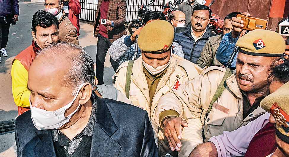 सपा के पुष्पराज जैन पर भी छापे सपा के पुष्पराज जैन पर भी छापे