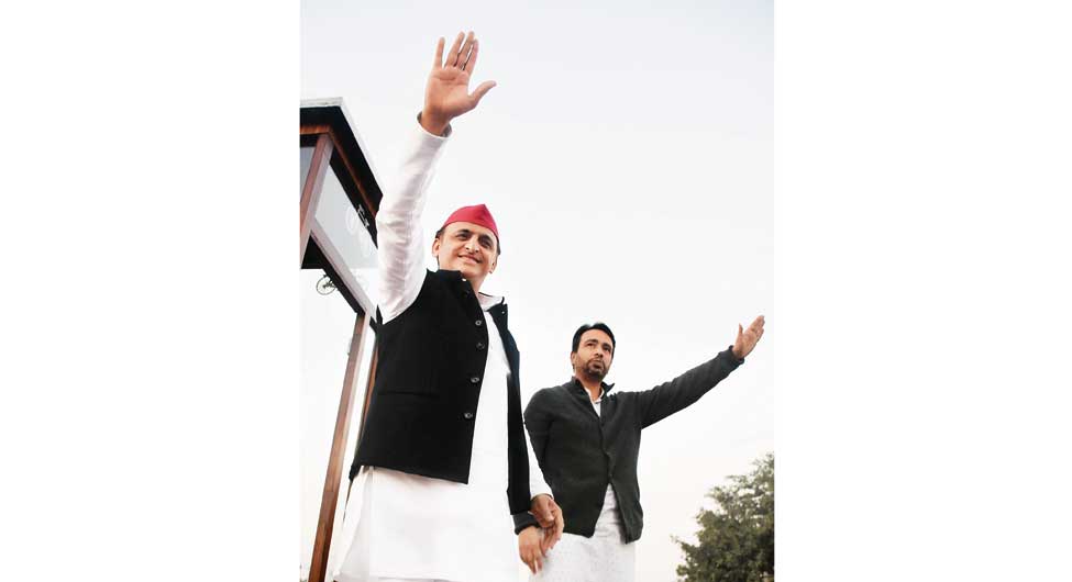 मुजफ्फरनगर में अखिलेश और जयंत चौधरी मुजफ्फरनगर में अखिलेश और जयंत चौधरी