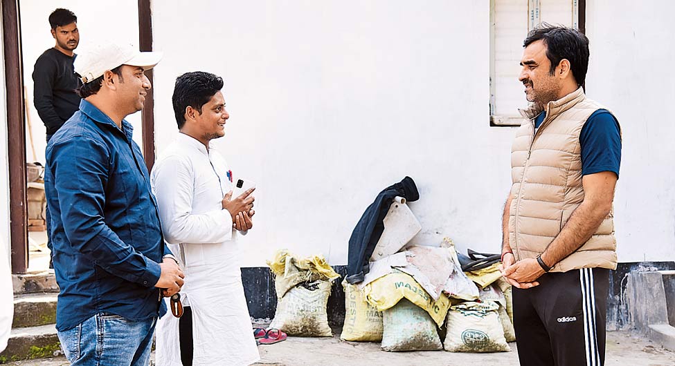 दोस्तों में दोस्त जैसे दोस्तों में दोस्त जैसे