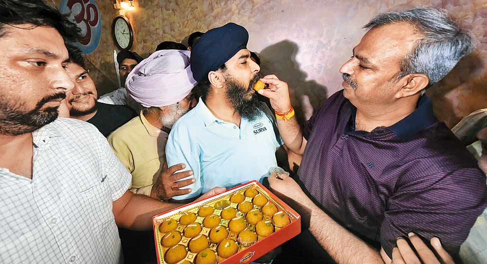 आदेश गुप्ता के साथ बग्गा आदेश गुप्ता के साथ बग्गा