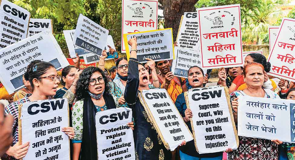 रिहाई पर जनता का आक्रोश रिहाई पर जनता का आक्रोश