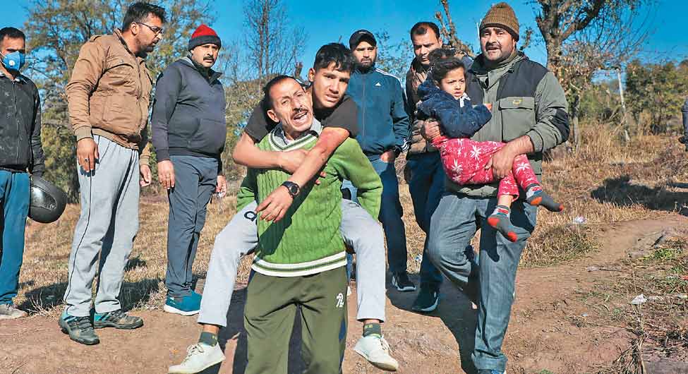 लोक विरोधी तंत्रः पत्थरबाजी की घटनाएं, धरने, हड़ताल इतिहास बन चुके हैं लोक विरोधी तंत्रः पत्थरबाजी की घटनाएं, धरने, हड़ताल इतिहास बन चुके हैं