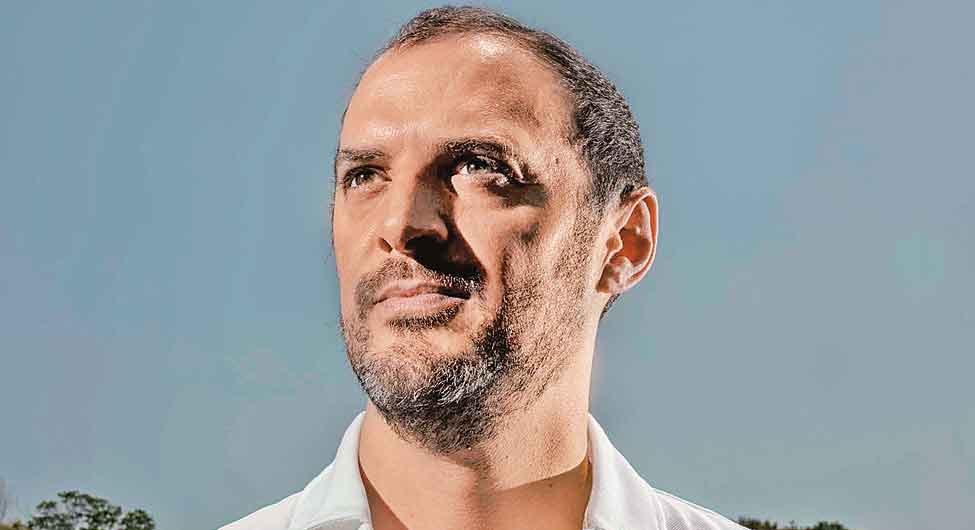 नेथन एंडर्सन की मंदड़िया फर्म हिंडेनबर्ग ओवरप्राइस शेयरों को बाजार मूल्य पर बेचकर दाम गिर जाने पर खरीदने का काम करती है नेथन एंडर्सन की मंदड़िया फर्म हिंडेनबर्ग ओवरप्राइस शेयरों को बाजार मूल्य पर बेचकर दाम गिर जाने पर खरीदने का काम करती है