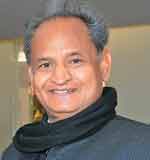 अशोक गहलोत भी पिछड़ों की राजनीति पर फोकस कर रहे अशोक गहलोत भी पिछड़ों की राजनीति पर फोकस कर रहे