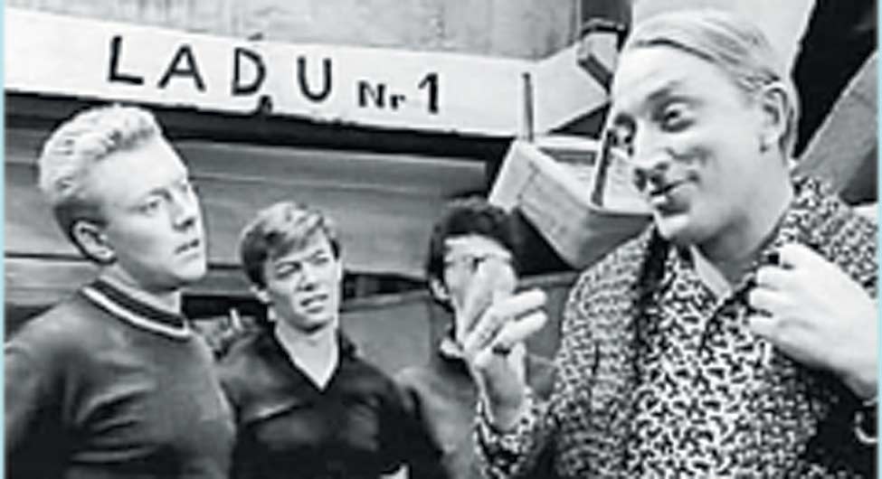 गुस्से का प्रतीकः एलेक्जेंडर जार्खी निर्देशित माय यंगर ब्रदर का एक दृश्य गुस्से का प्रतीकः एलेक्जेंडर जार्खी निर्देशित माय यंगर ब्रदर का एक दृश्य