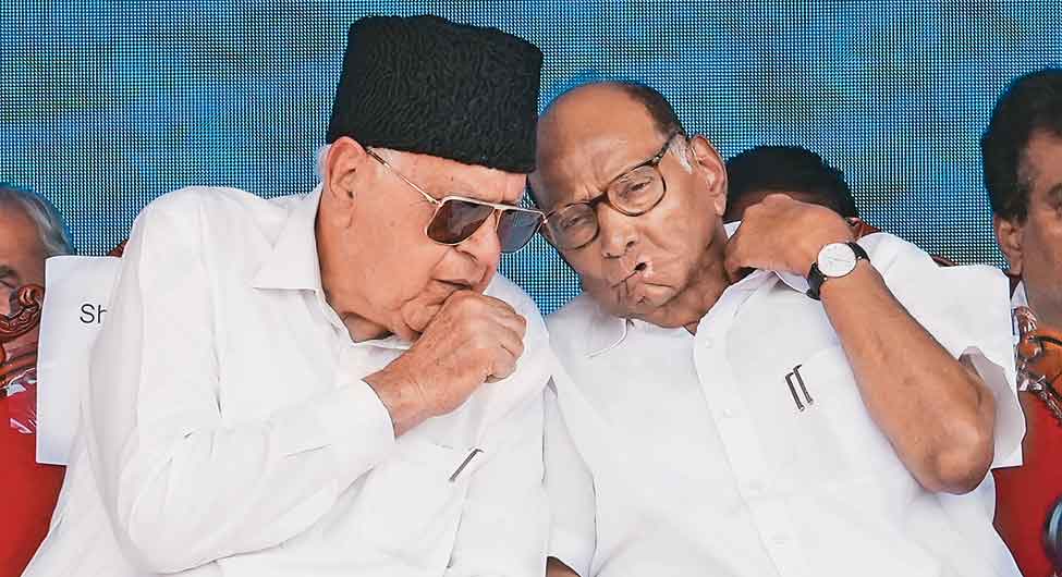 क्षत्रपों के चेहरेः फारूक अब्दुल्ला और शरद पवार क्षत्रपों के चेहरेः फारूक अब्दुल्ला और शरद पवार