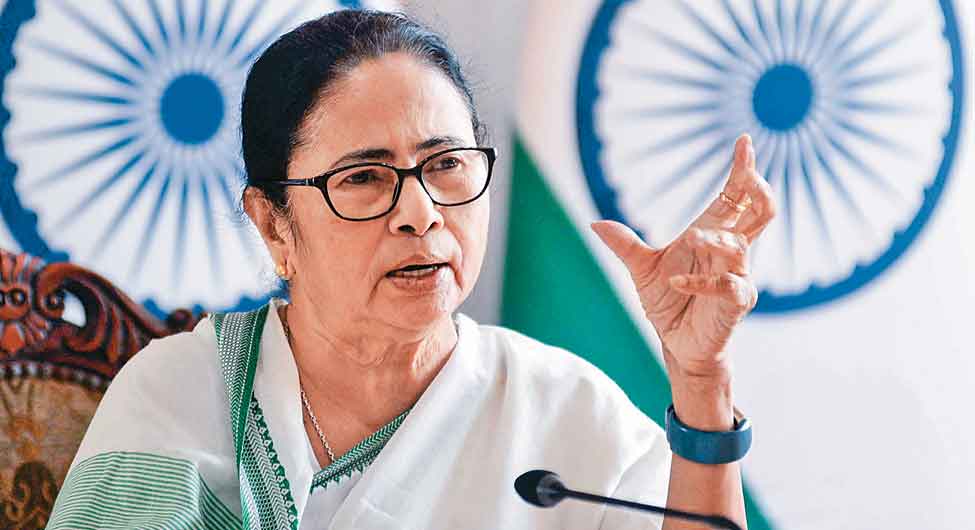 ममता बनर्जी ः विपक्षी एकता के केंद्र में ममता बनर्जी ः विपक्षी एकता के केंद्र में