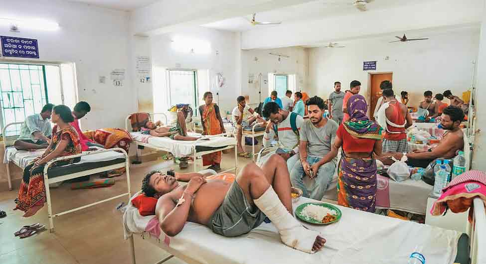 जो बच गएः बालेश्वर ट्रेन हादसे में घायल लोग अलग-अलग अस्पतालों में भर्ती हैं जो बच गएः बालेश्वर ट्रेन हादसे में घायल लोग अलग-अलग अस्पतालों में भर्ती हैं