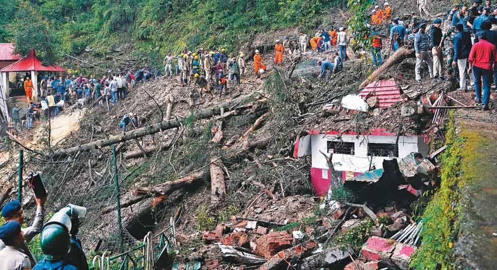 ध्वस्त शिव बावड़ी मंदिर ध्वस्त शिव बावड़ी मंदिर