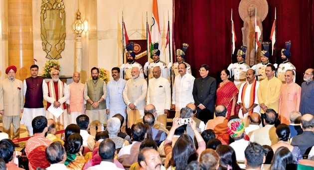 नया दिखने की कवायदः मंत्रिमंडल में नए और ‘सक्षम’ चेहरों के साथ राष्ट्रपति, उप-राष्ट्रपति और प्रधानमंत्री
